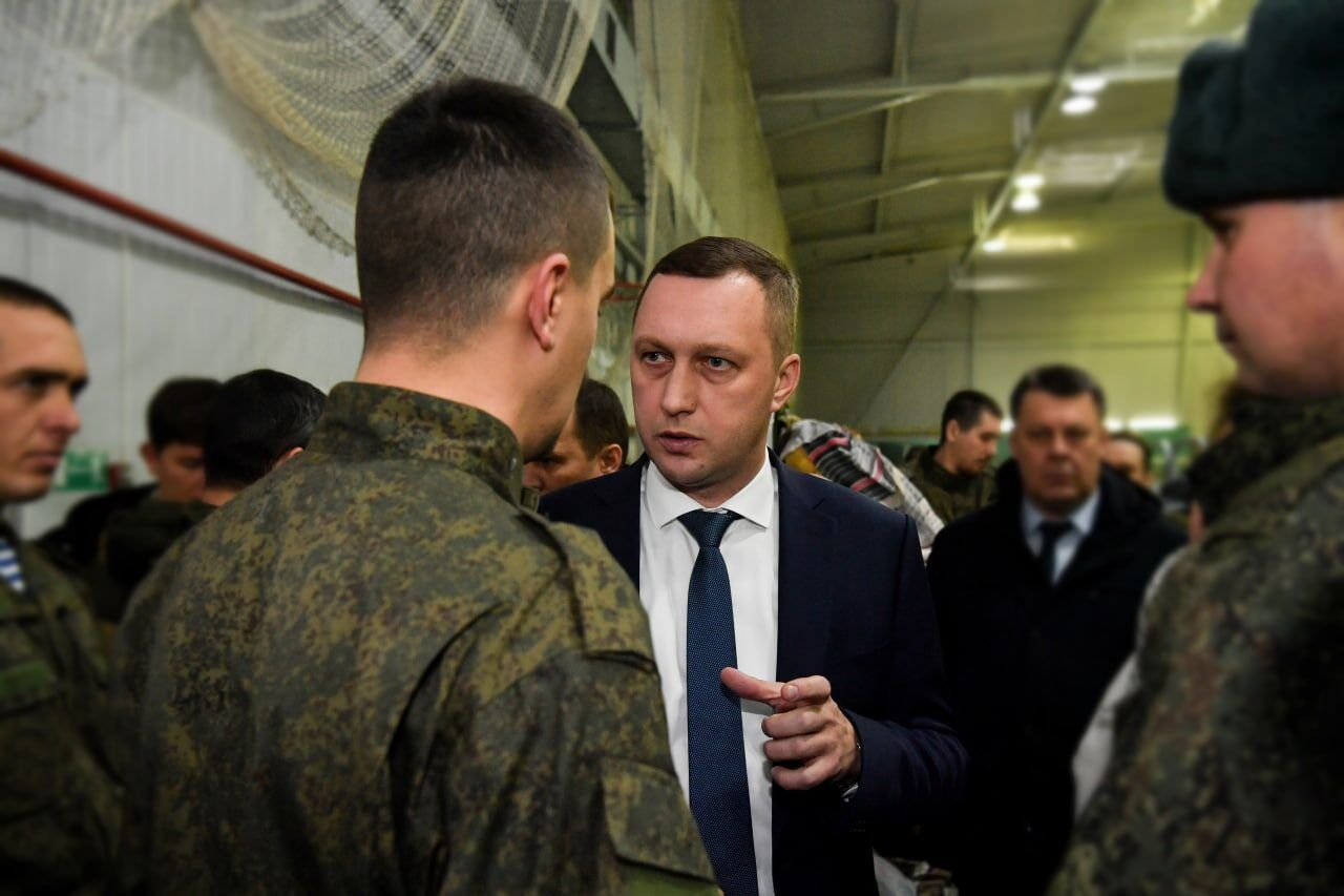 Новости сегодня фото. ФСБ Волгоград. Губернатор Саратовской области Бусаргин с мобилизованными. Полная мобилизация. Мобилизованные 26 ноября Белгород.