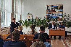 Глава Новобурасского района провел встречу с жителями Белоярского сельского поселения