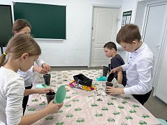 На Экостанции кипит работа по созданию самого душевного подарка — живых цветов к весеннему празднику