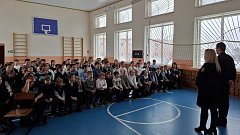 В Новобурасском районе сотрудники полиции провели профилактическую беседу со школьниками