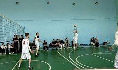 В Новобурасском районе состоялся турнир по волейболу среди юношей на Кубок главы района
