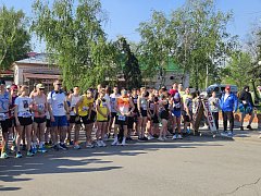 В Новобурасском районе прошел ежегодный марафонский забег, приуроченный к 81-й годовщине Победы в Великой Отечественной войне