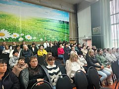 «Семья — источник любви и взаимопонимания»: как это обсуждали на родительском собрании