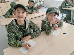 Новобурасские школьники приняли участие в региональном этапе военно-патриотической игры «Зарница 2.0» среди младших возрастных категорий