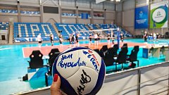 В рамках Всероссийской акции "Ёлка желаний"  состоялась встреча юного жителя Новобурасского района с волейбольной командой "Протон" и её тренером