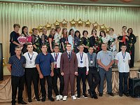 В добрый путь, выпускники!