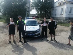 В р. п. Новые Бурасы сотрудники Госавтоинспекции провели акцию «Ребенок-пассажир»