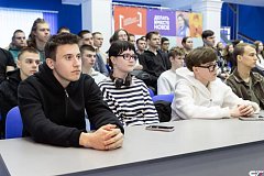 Военкор НТВ встретился с молодежью Саратова