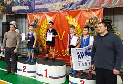 Поздравляем ребят и тренера с победой