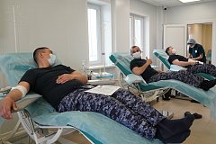 В Саратове сотрудники Росгвардии поддержали Всероссийскую донорскую акцию «От сердца к сердцу»