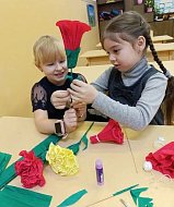 Учащиеся Новобурасского района приняли участие в акции «Красная гвоздика»