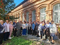 Возвращение в родные стены сквозь 50 лет дружбы!