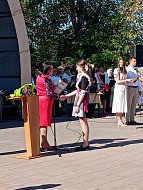 И вот для выпускников прозвенел последний школьный звонок