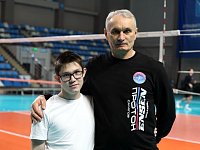 В рамках Всероссийской акции "Ёлка желаний"  состоялась встреча юного жителя Новобурасского района с волейбольной командой "Протон" и её тренером