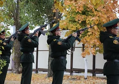 Прошла очередная церемония занесения на мемориал имен участников специальной военной операции, погибших при исполнении воинского долга