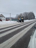 В Новобурасском районе продолжаются работы по расчистке и уборке снега