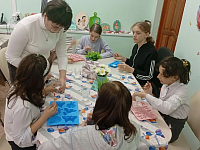 В Новобурасском центре социального обслуживания населения продолжается реализация проекта "Семейная мастерская"