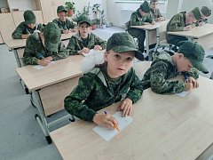 Новобурасские школьники приняли участие в региональном этапе военно-патриотической игры «Зарница 2.0» среди младших возрастных категорий