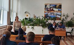 Глава Новобурасского района провел встречу с жителями Белоярского сельского поселения