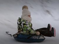 Саратовцам напомнили правила катания с горок и снежных трасс