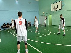 В Новобурасском районе состоялся турнир по волейболу среди юношей на Кубок главы района