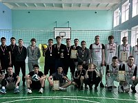 В Новобурасском районе состоялся турнир по волейболу среди юношей на Кубок главы района