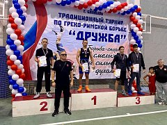 Поздравляем борцов с отличными результатами