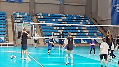 В рамках Всероссийской акции "Ёлка желаний"  состоялась встреча юного жителя Новобурасского района с волейбольной командой "Протон" и её тренером