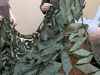 Волонтеры из Романовки плетут маскировочные сети и шьют противотепловизорные одеяла для участников СВО   