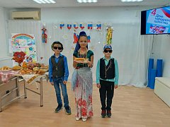 Парад национальных костюмов