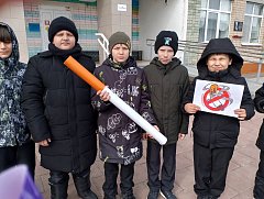 В комплексном центре социального обслуживания населения Новобурасского района прошла социальная акция "Меняю конфетку на сигаретку"