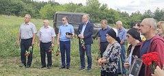 В Новобурасском районе состоялась церемония перезахоронения останков бойца Красной Армии, погибшего при обороне Сталинграда