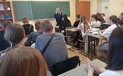 Профилактическая беседа инспектора по делам несовершеннолетних со студентами техникума