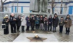 Учащиеся Новобурасского района приняли участие в акции «Красная гвоздика»