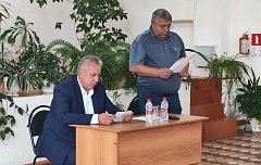 Глава Новобурасского района провел встречу с жителями Белоярского сельского поселения