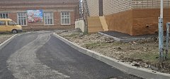 Подходит к завершению благоустройство пришкольной территории школы №1 в рабочем посёлке Новые Бурасы