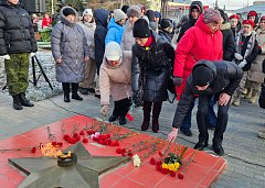 В Новобурасском районе состоялось торжественное мероприятие, посвящённое зажжению Вечного огня