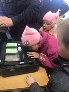 В отделении полиции N 2 в составе МО МВД РФ "Базарно-Карабулакский" сотрудники провели экскурсию для школьников