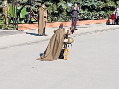 Это нужно не мертвым...Это надо живым!