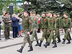Школьники района показали строевую выправку и патриотизм на смотре строя и песни