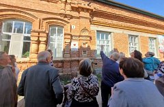 Возвращение в родные стены сквозь 50 лет дружбы!