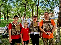 Команда Новобурасского района вошла в число победителей в региональном этапе военно-спортивной игры «Семейная зарница»