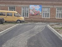Подходит к завершению благоустройство пришкольной территории школы №1 в рабочем посёлке Новые Бурасы