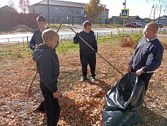 "Экодесант" по уборке территории Аллеи Героев