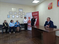 В преддверии празднования 80-летия Дня Победы юным жителям Новобурасского района  вручили их первые паспорта